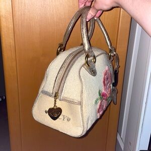 RARE AUTHENTIC Y2K JC CRÈME COLOURED HANDBAG 👜